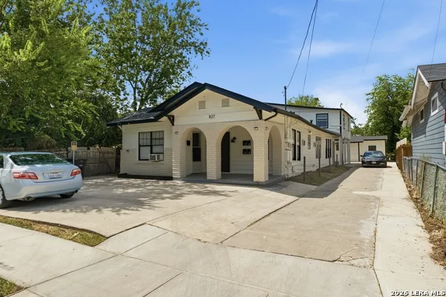 827 W ROSEWOOD AVE San Antonio, TX 78212