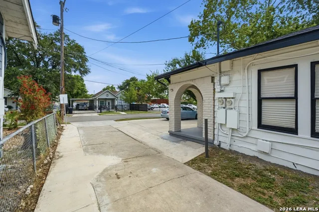 827 W ROSEWOOD AVE San Antonio, TX 78212