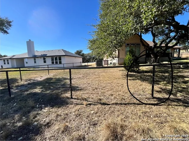 231 Peter Kleid Loop Blanco, TX 78606