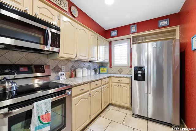 421 Watts Unit UNIT B5 Canyon Lake, TX 78133