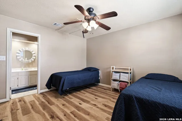 421 Watts Unit UNIT B5 Canyon Lake, TX 78133