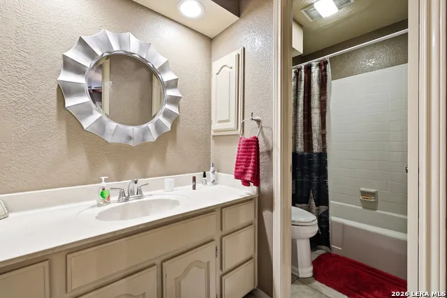 421 Watts Unit UNIT B5 Canyon Lake, TX 78133