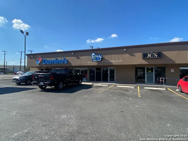 133 BANDERA RD San Antonio, TX 78228