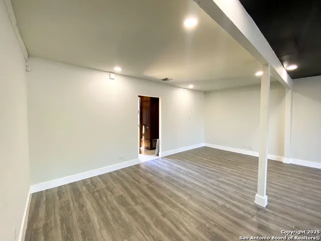133 BANDERA RD San Antonio, TX 78228