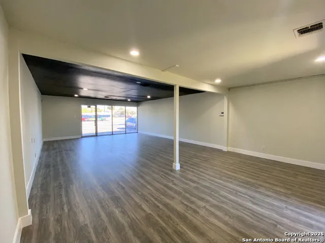 133 BANDERA RD San Antonio, TX 78228