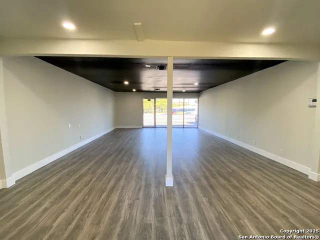 133 BANDERA RD San Antonio, TX 78228