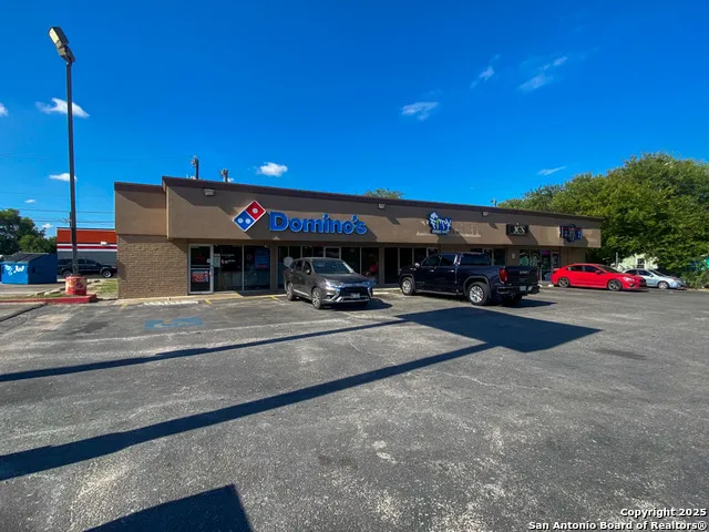 133 BANDERA RD San Antonio, TX 78228