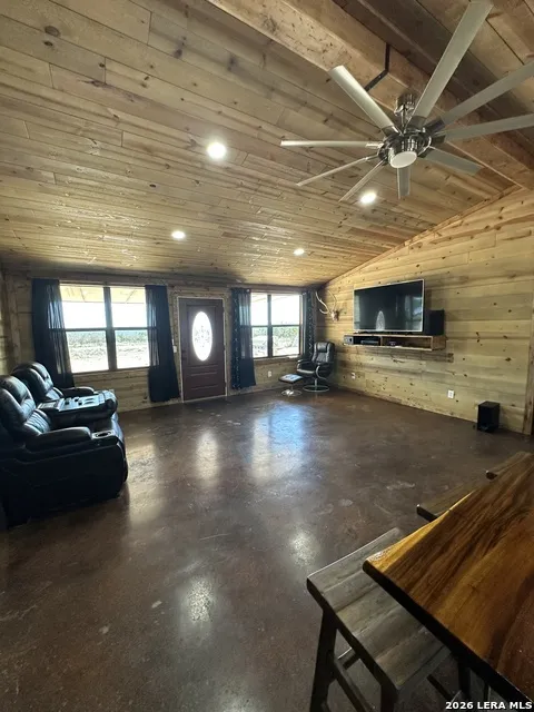 2724 Sd 24910 Rocksprings, TX 78880