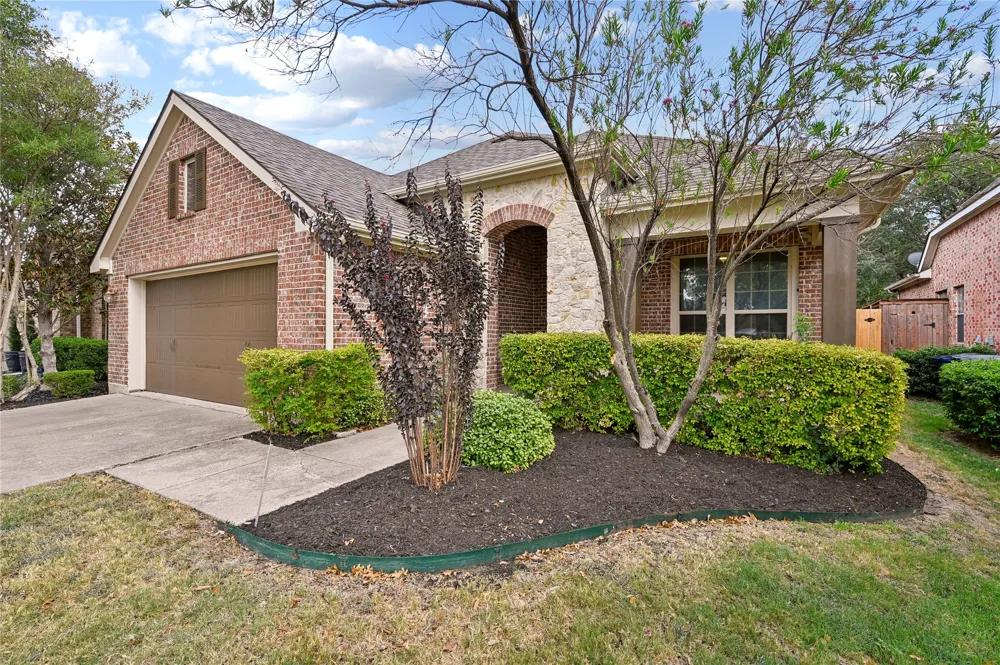 6918 Belteau Lane Dallas, TX 75227