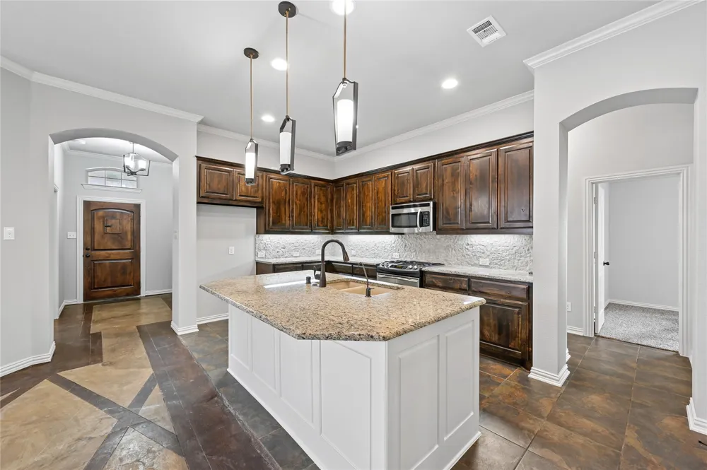 6918 Belteau Lane Dallas, TX 75227