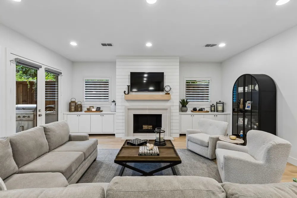 7210 Casa Loma Avenue Dallas, TX 75214