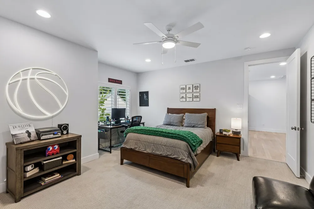7210 Casa Loma Avenue Dallas, TX 75214