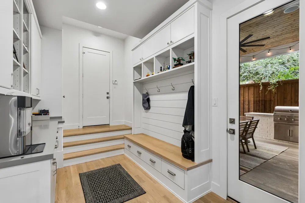 7210 Casa Loma Avenue Dallas, TX 75214