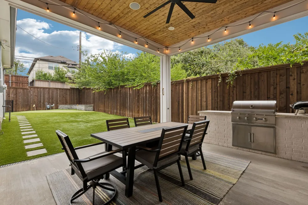 7210 Casa Loma Avenue Dallas, TX 75214