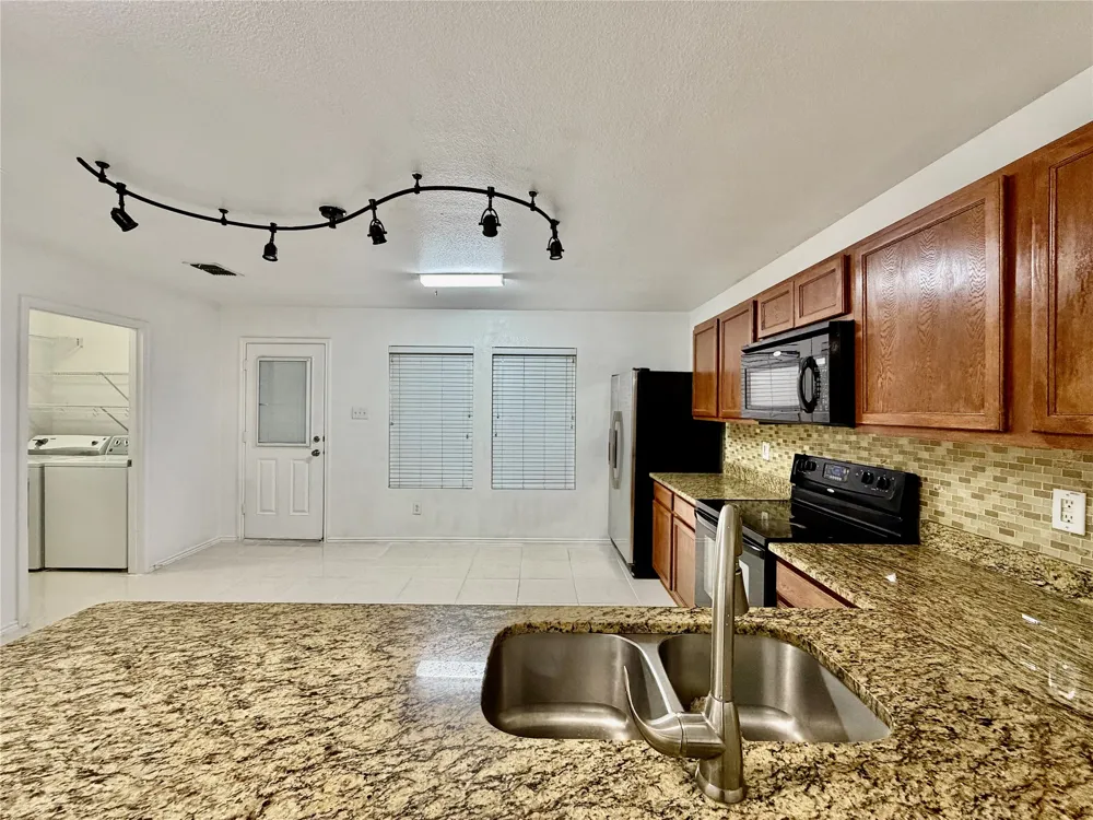 8107 Stowe Springs Lane Arlington, TX 76002