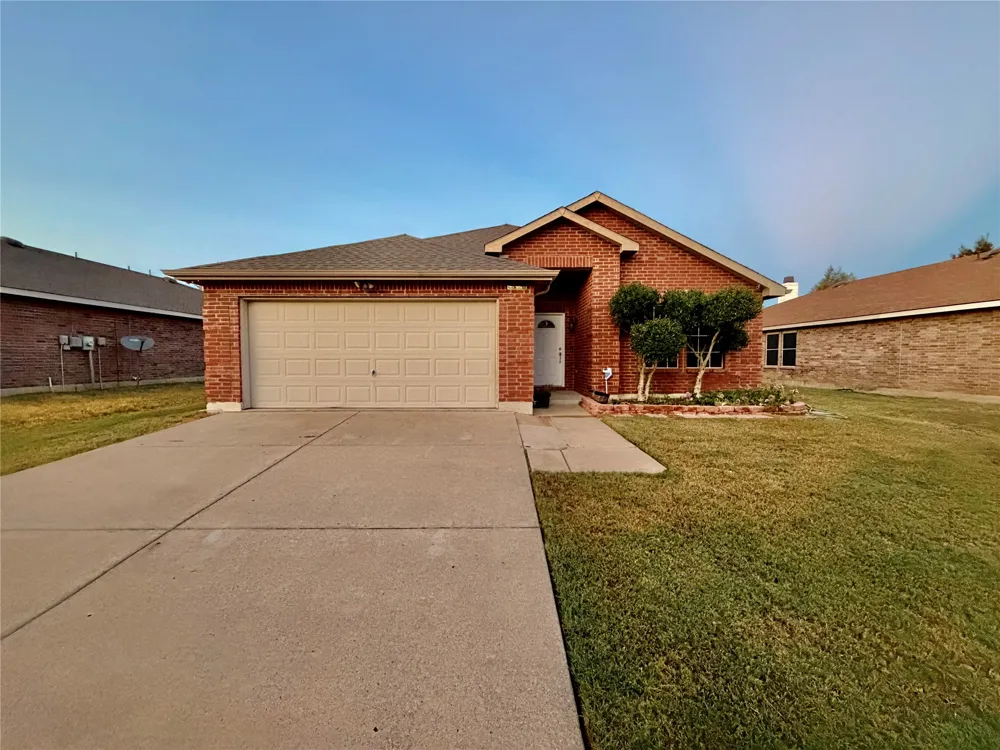 8107 Stowe Springs Lane Arlington, TX 76002