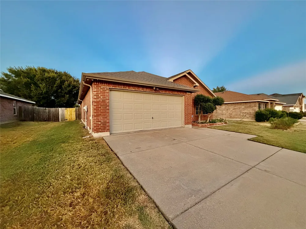 8107 Stowe Springs Lane Arlington, TX 76002