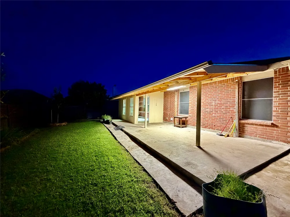 8107 Stowe Springs Lane Arlington, TX 76002