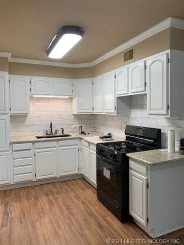 1909 S Cedar Street Sapulpa, OK 74066