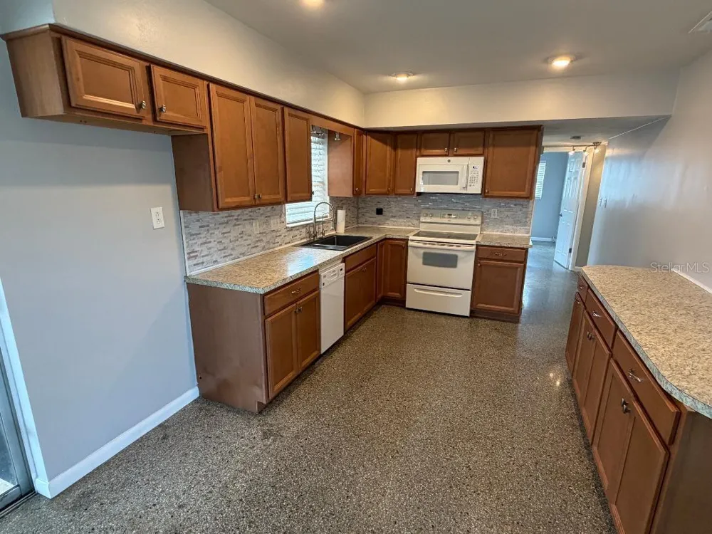 6017 43RD AVENUE St Petersburg, FL 33709