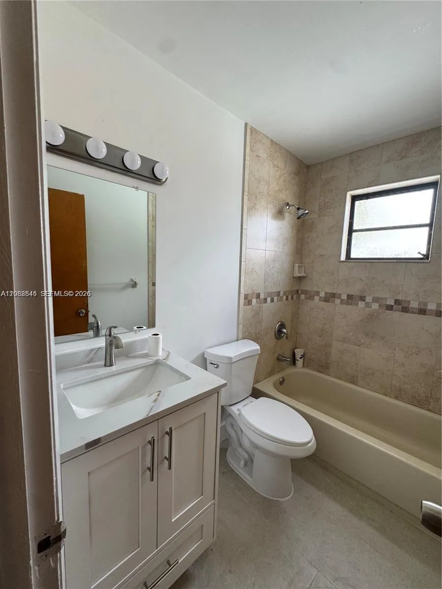 1107 NW 30th Ave #1107 Miami, FL 33125