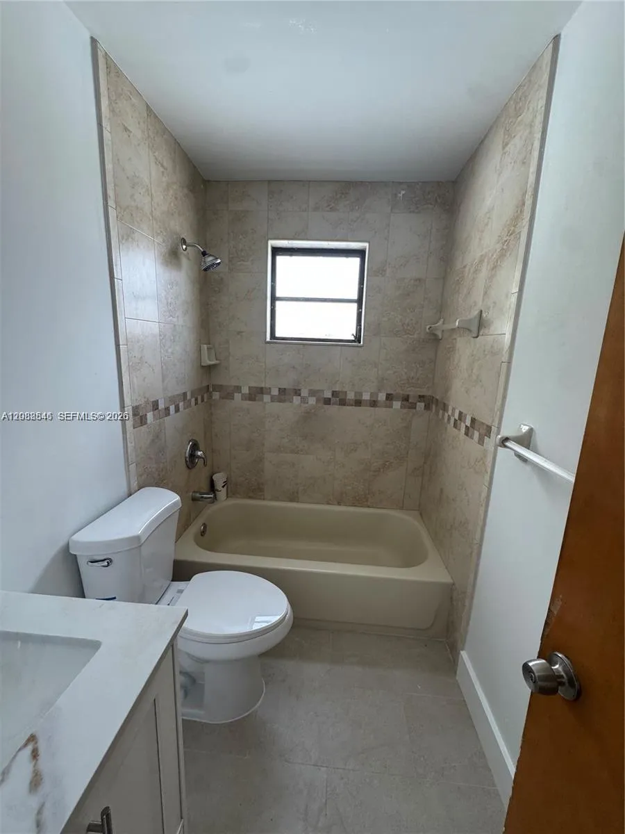 1107 NW 30th Ave #1107 Miami, FL 33125
