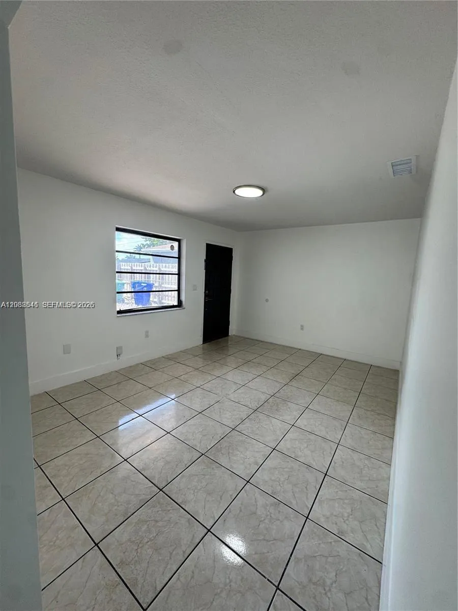 1107 NW 30th Ave #1107 Miami, FL 33125