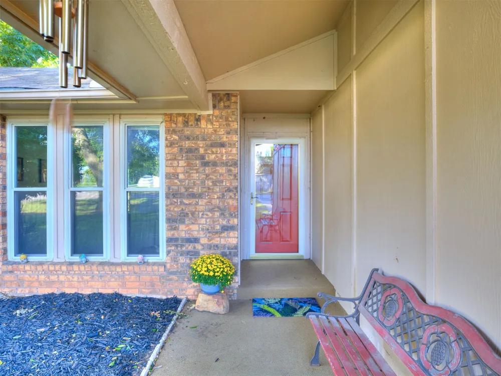 204 W Seward Avenue Sand Springs, OK 74063