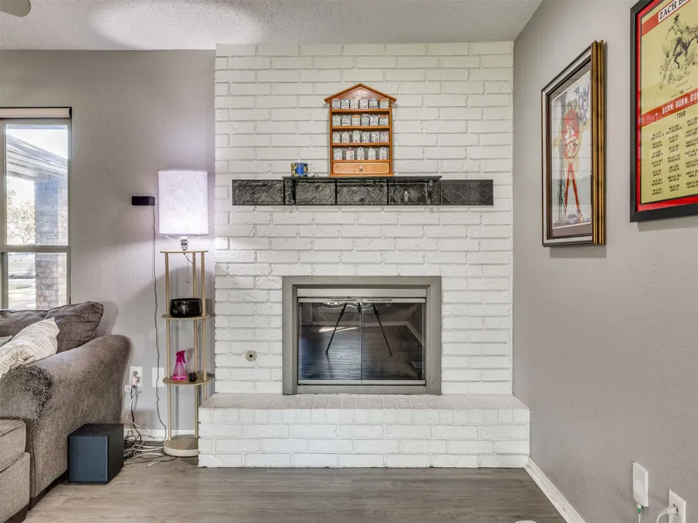 204 W Seward Avenue Sand Springs, OK 74063