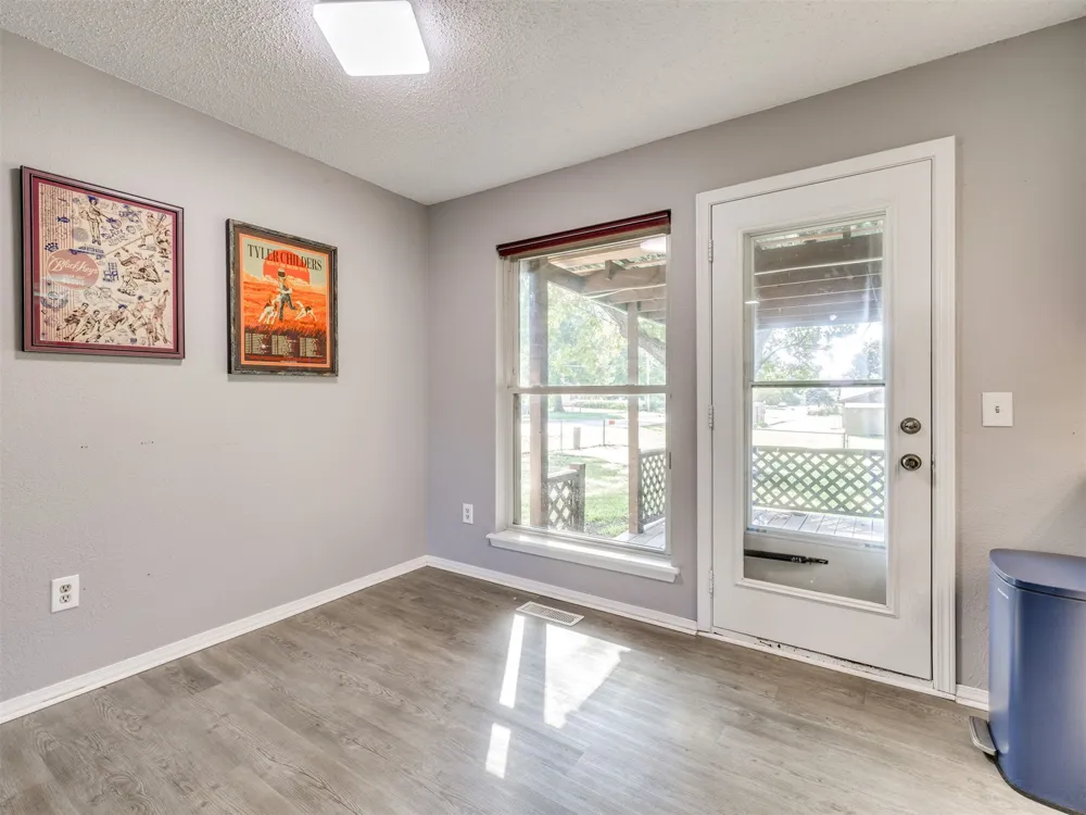204 W Seward Avenue Sand Springs, OK 74063