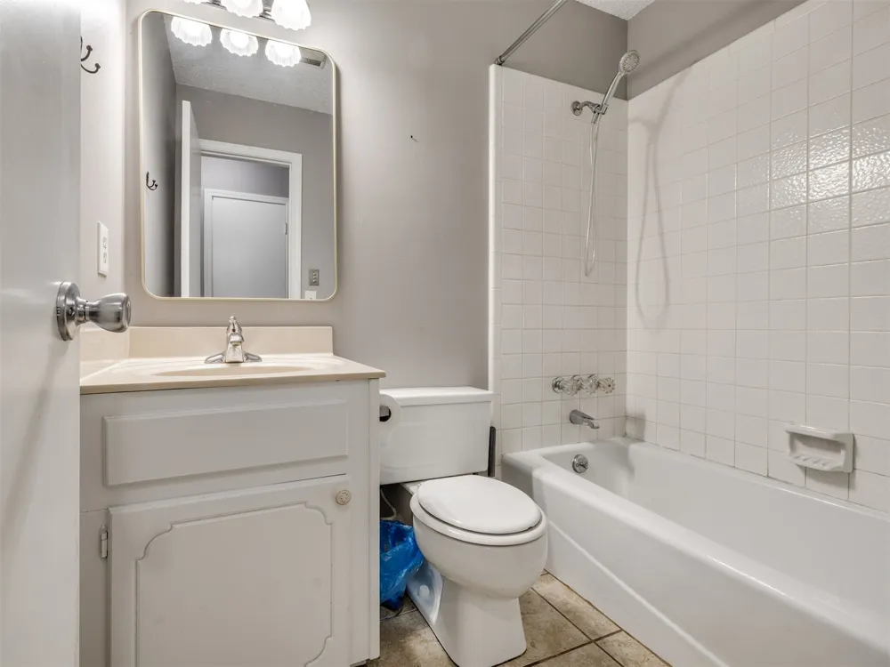 204 W Seward Avenue Sand Springs, OK 74063