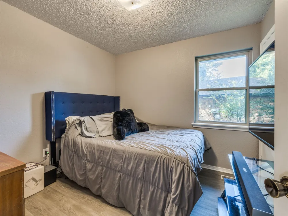 204 W Seward Avenue Sand Springs, OK 74063