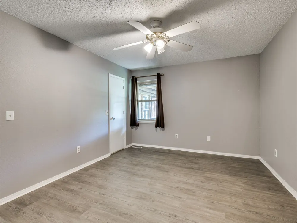 204 W Seward Avenue Sand Springs, OK 74063