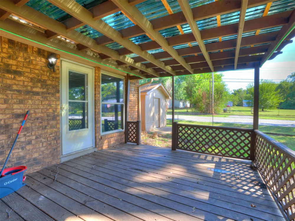 204 W Seward Avenue Sand Springs, OK 74063