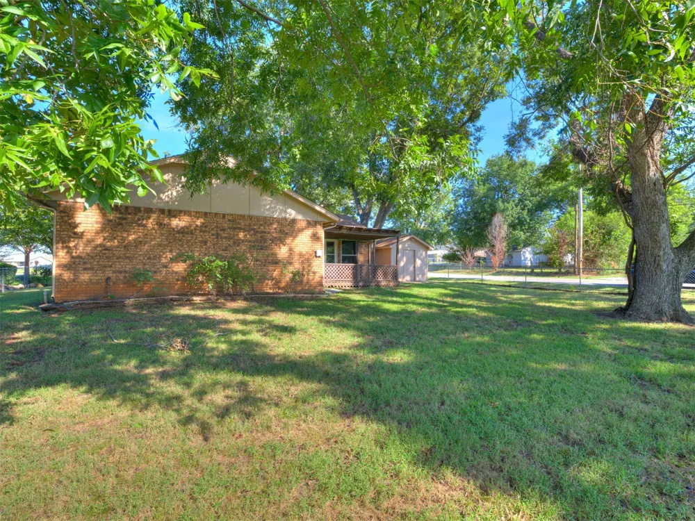 204 W Seward Avenue Sand Springs, OK 74063