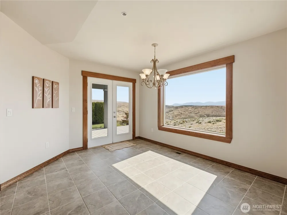 2304 Canyon Hills Drive East Wenatchee, WA 98802