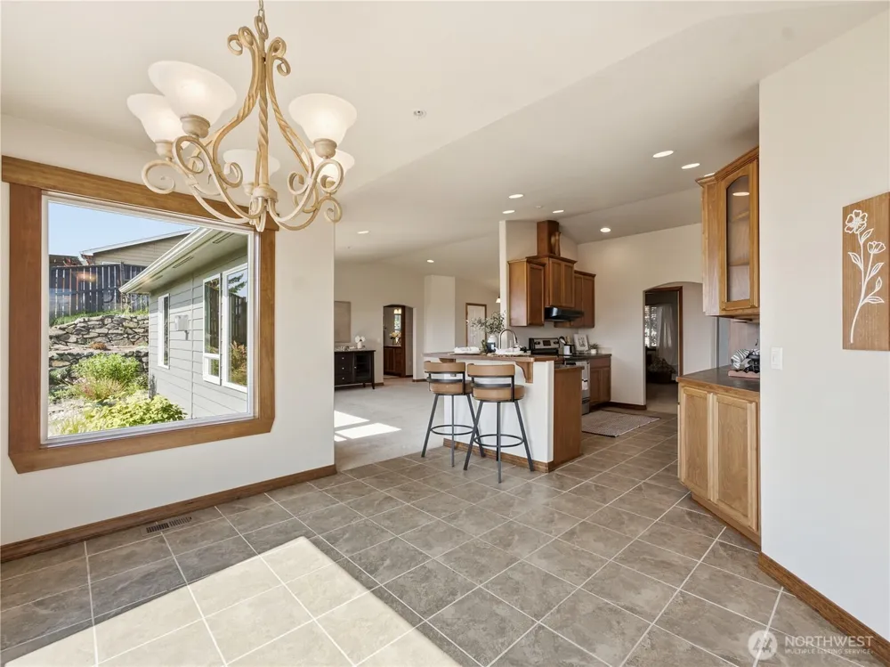 2304 Canyon Hills Drive East Wenatchee, WA 98802