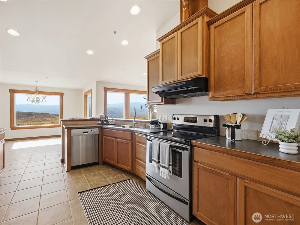 2304 Canyon Hills Drive East Wenatchee, WA 98802