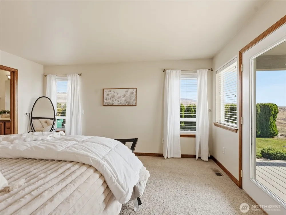 2304 Canyon Hills Drive East Wenatchee, WA 98802