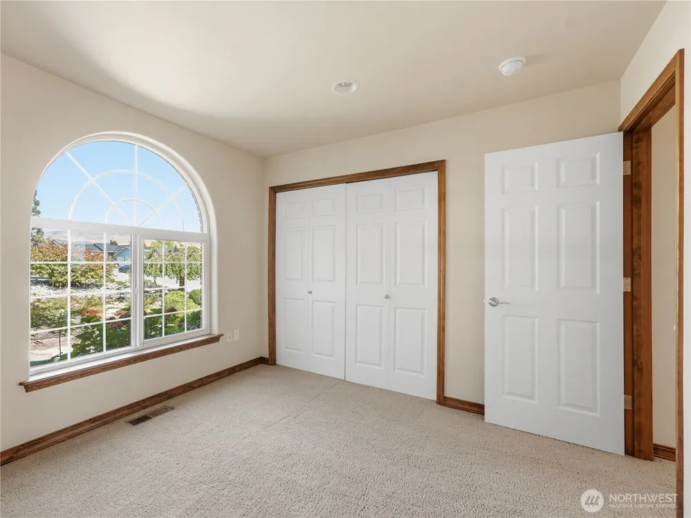2304 Canyon Hills Drive East Wenatchee, WA 98802