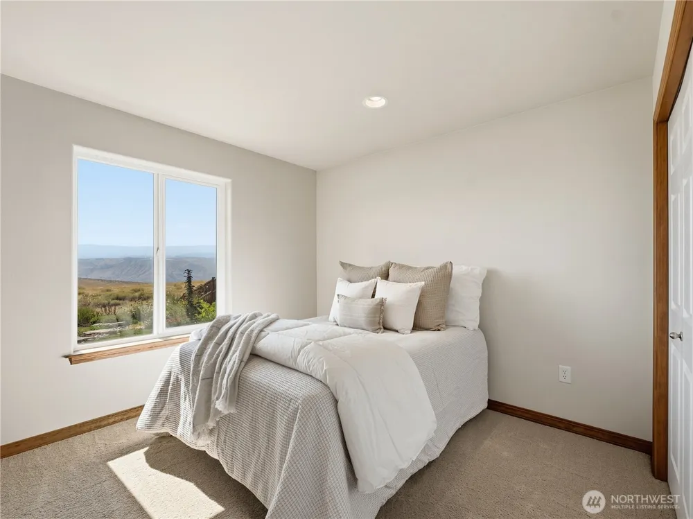 2304 Canyon Hills Drive East Wenatchee, WA 98802