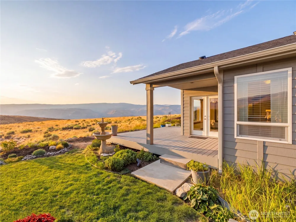 2304 Canyon Hills Drive East Wenatchee, WA 98802