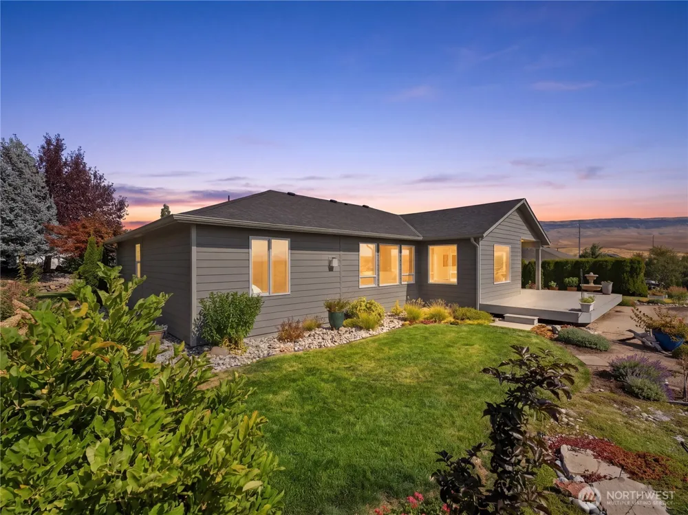 2304 Canyon Hills Drive East Wenatchee, WA 98802