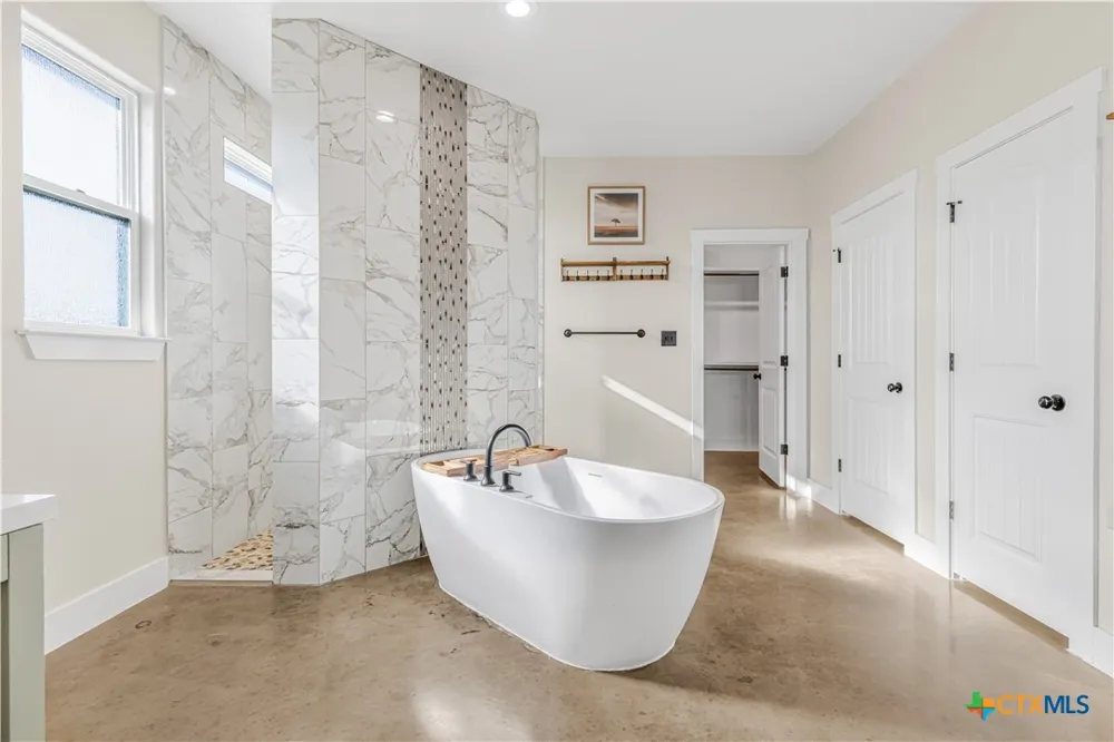 1018 Saddle Bluff Drive Salado, TX 76571