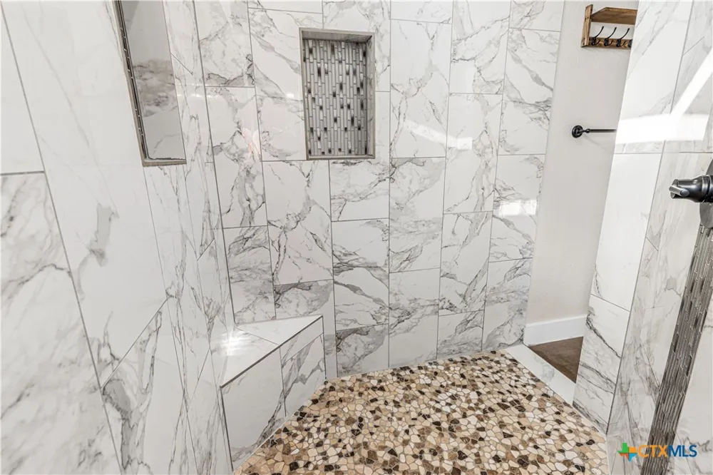 1018 Saddle Bluff Drive Salado, TX 76571
