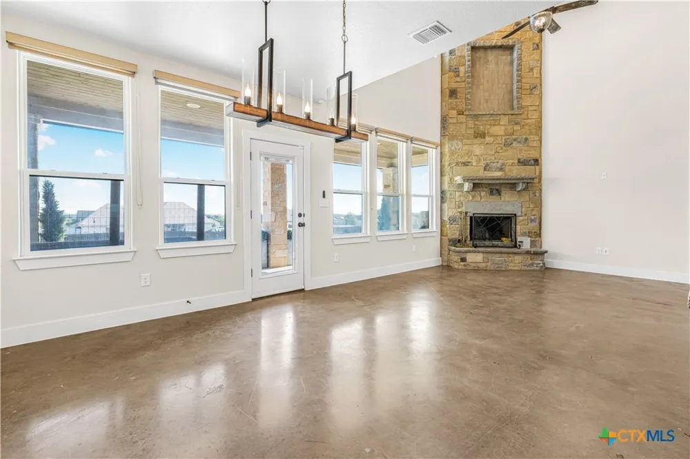 1018 Saddle Bluff Drive Salado, TX 76571