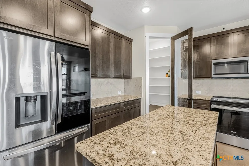 1018 Saddle Bluff Drive Salado, TX 76571
