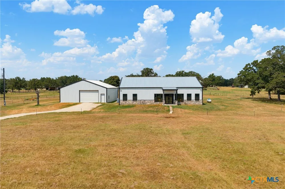 16905 Fm 112 Thrall, TX 76578