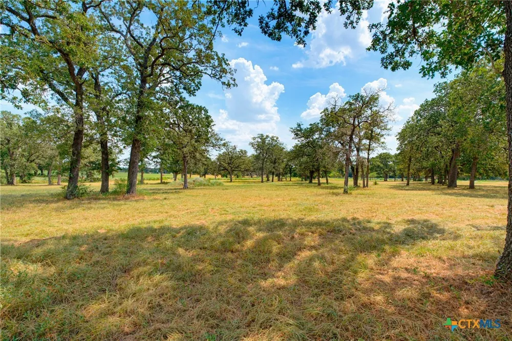 16905 Fm 112 Thrall, TX 76578