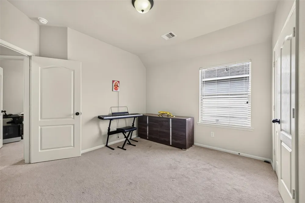 9439 Emerald Lakes Drive Rosharon, TX 77583